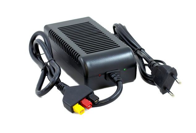 POWAKADDY Akku Ladegerät